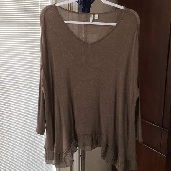 Cato Drop Sleeve Ruffle Trim Top L - Picture 1 of 5